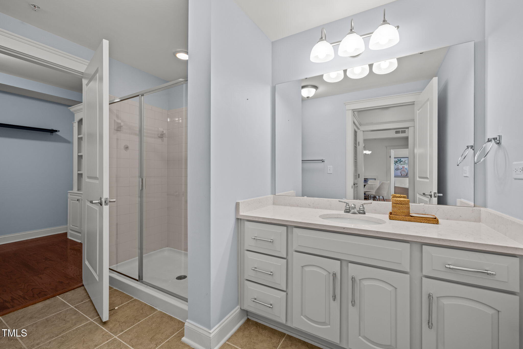 222 Glenwood Avenue, Unit 313 Raleigh, NC 27603 - Photo 27 of 51 30-web-or-mls-5Z8A2145