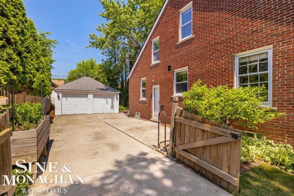 430 Touraine Road Grosse Pointe Farms, MI 48236 - Photo 7 of 27