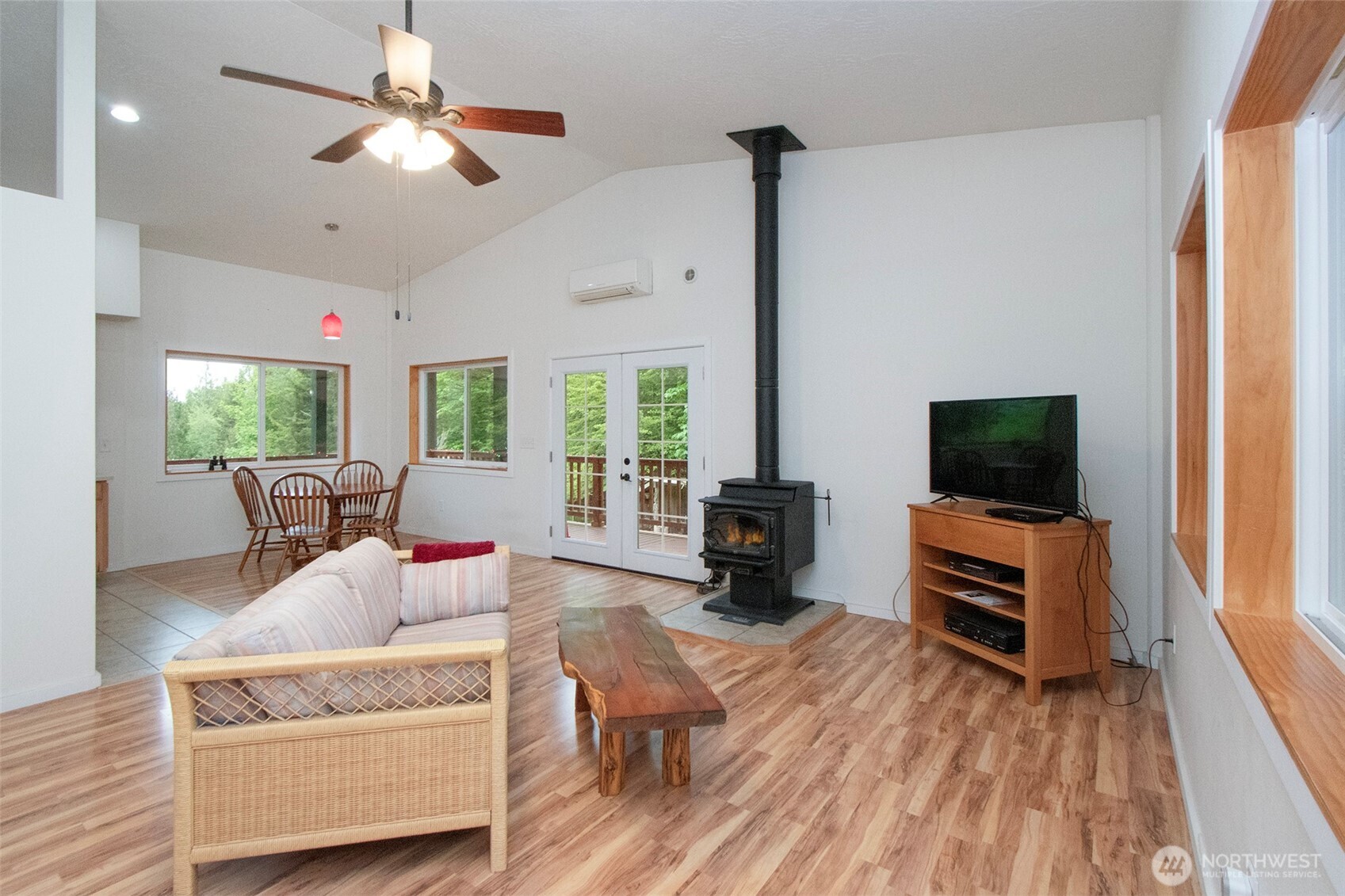 151 Kingo Ridge Road Port Angeles, WA 98363 - Photo 4 of 40 Gallery Image 4