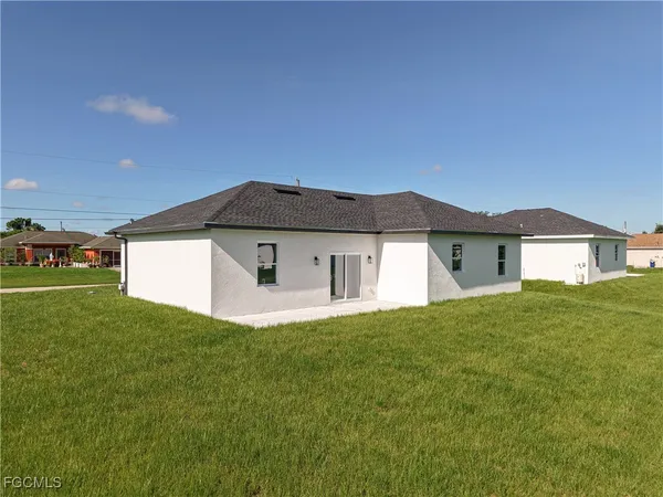 $2,100 | 5000 Bygone Street, Lehigh Acres, FL 33971