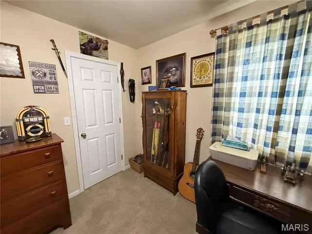 $597,000 | 34 Foote Lane Road, Eldon, MO 65026