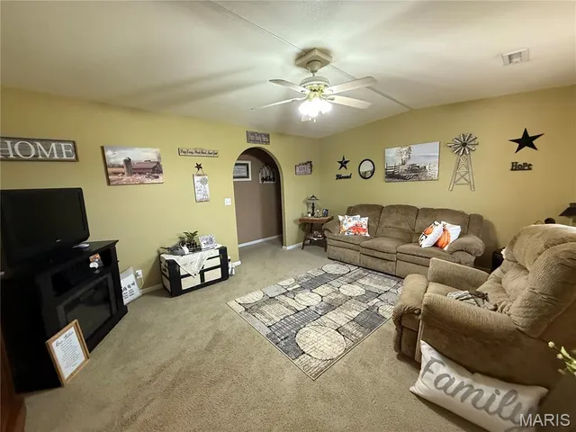 $597,000 | 34 Foote Lane Road, Eldon, MO 65026