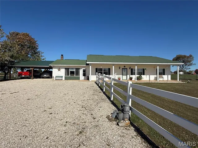 $597,000 | 34 Foote Lane Road, Eldon, MO 65026