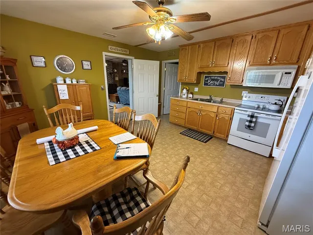 $597,000 | 34 Foote Lane Road, Eldon, MO 65026