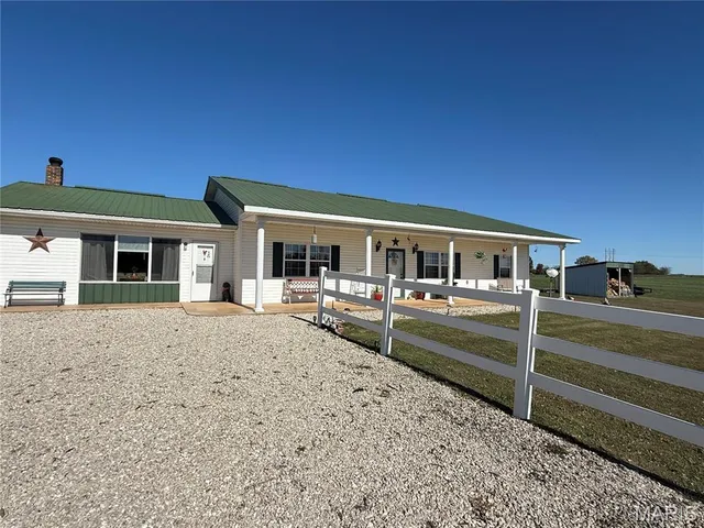 $597,000 | 34 Foote Lane Road, Eldon, MO 65026