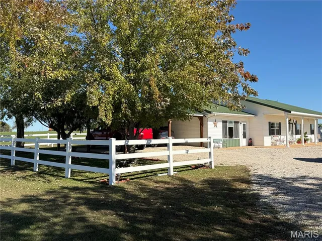 $597,000 | 34 Foote Lane Road, Eldon, MO 65026