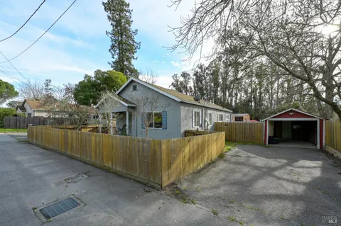 $1,065,000 | 2103 Bodega Avenue, Petaluma, CA 94952