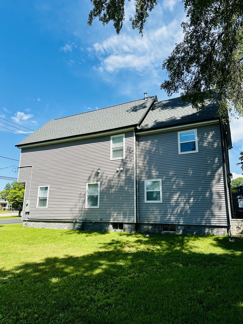 314 Spring Street Peoria, IL 61603 - Photo 4 of 38