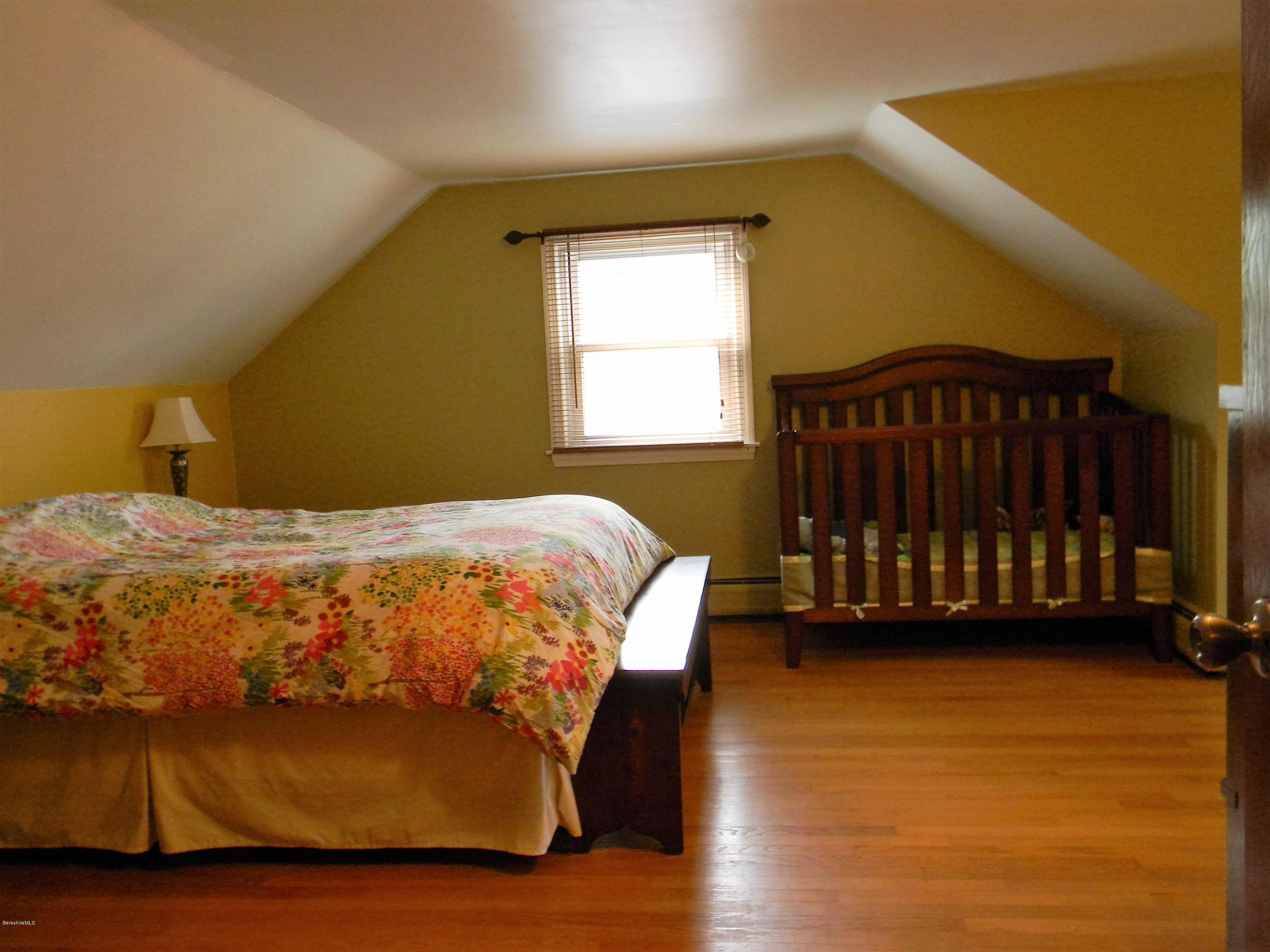 722 East New Lenox Road Pittsfield, MA 01201 - Photo 11 of 19 Master view 2