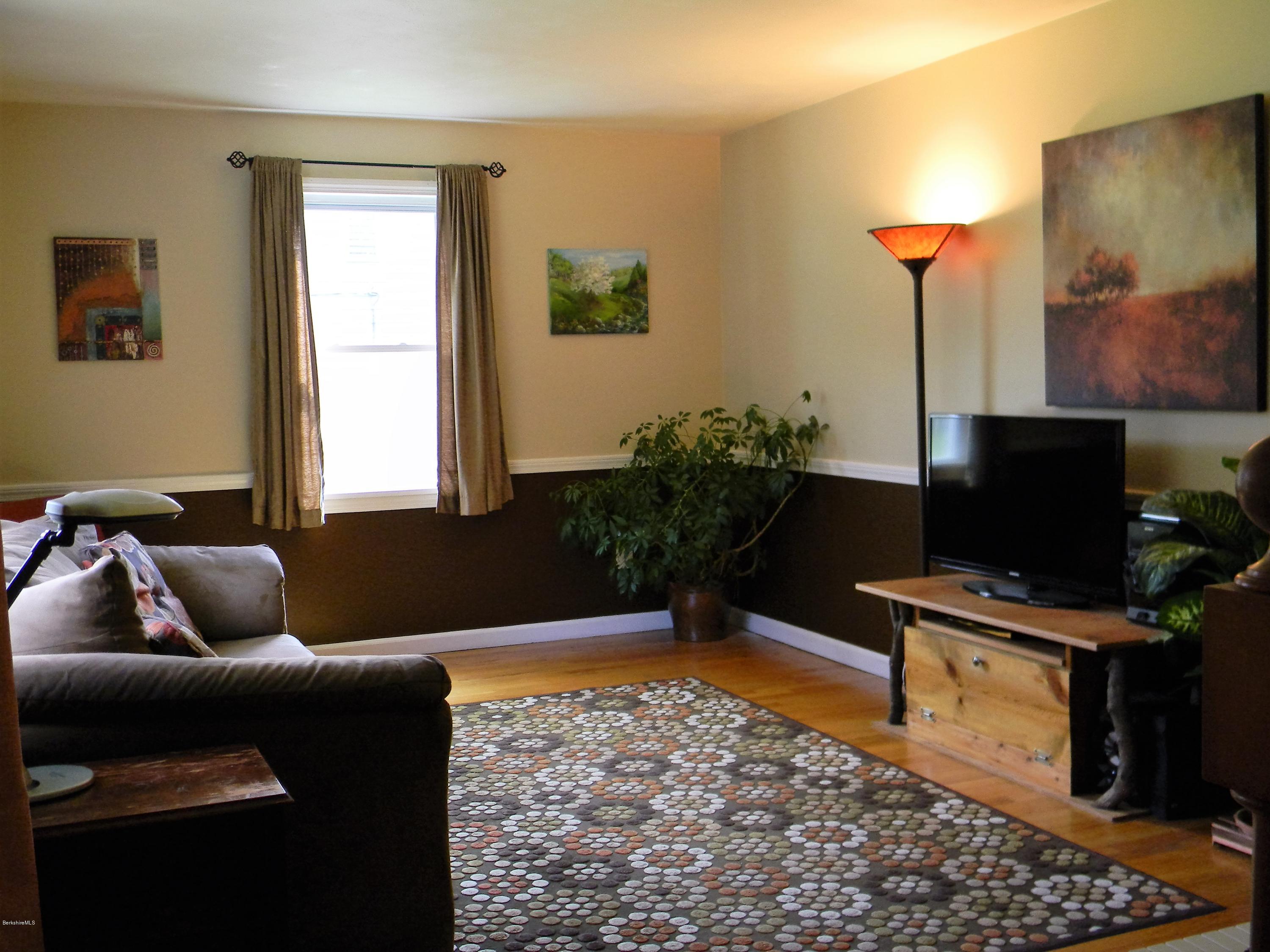 722 East New Lenox Road Pittsfield, MA 01201 - Photo 7 of 19 Living Room