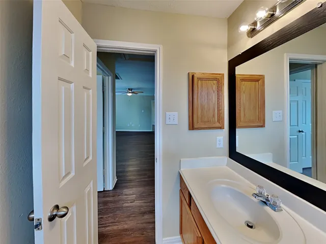 $2,375 | 4919 Chase Wick Drive, Bacliff, TX 77518