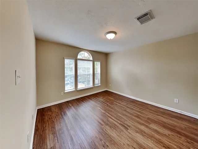 $2,375 | 4919 Chase Wick Drive, Bacliff, TX 77518