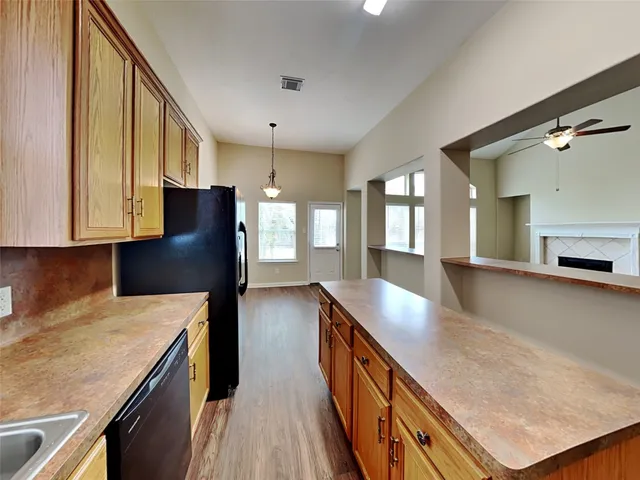 $2,375 | 4919 Chase Wick Drive, Bacliff, TX 77518