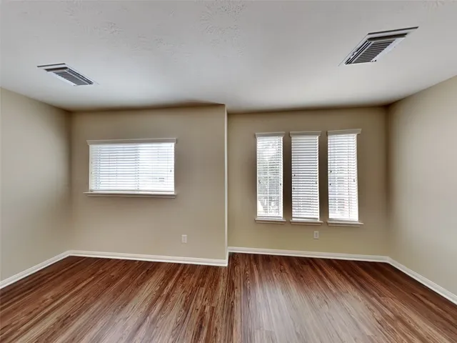 $2,375 | 4919 Chase Wick Drive, Bacliff, TX 77518