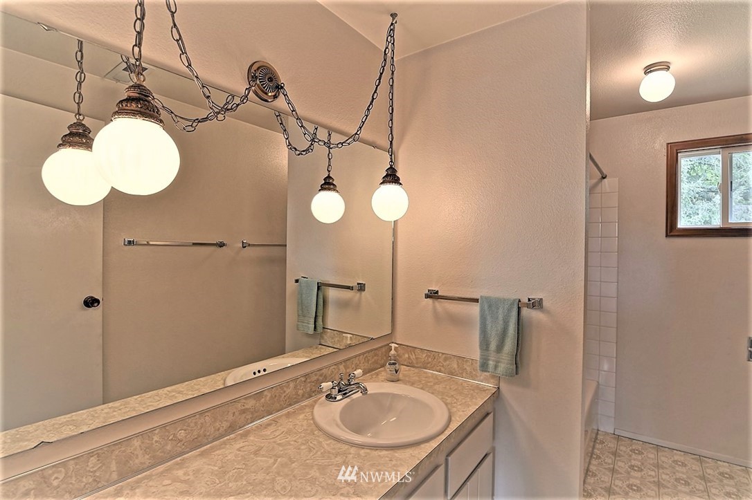 10460 Northeast 201st Street Bothell, WA 98011 - Photo 16 of 25 Gallery Image 16