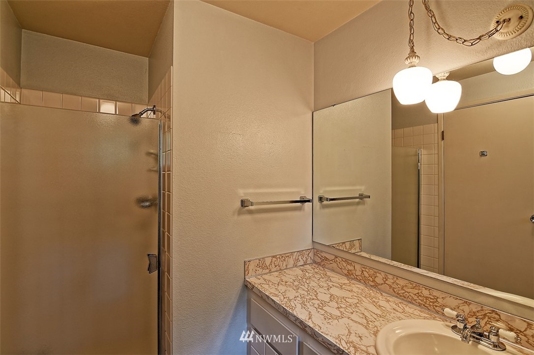 10460 Northeast 201st Street Bothell, WA 98011 - Photo 17 of 25 Gallery Image 17