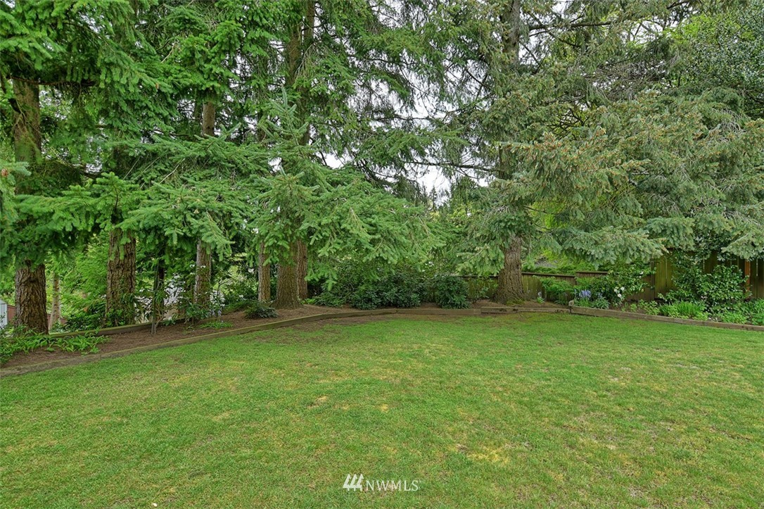 10460 Northeast 201st Street Bothell, WA 98011 - Photo 21 of 25 Gallery Image 21