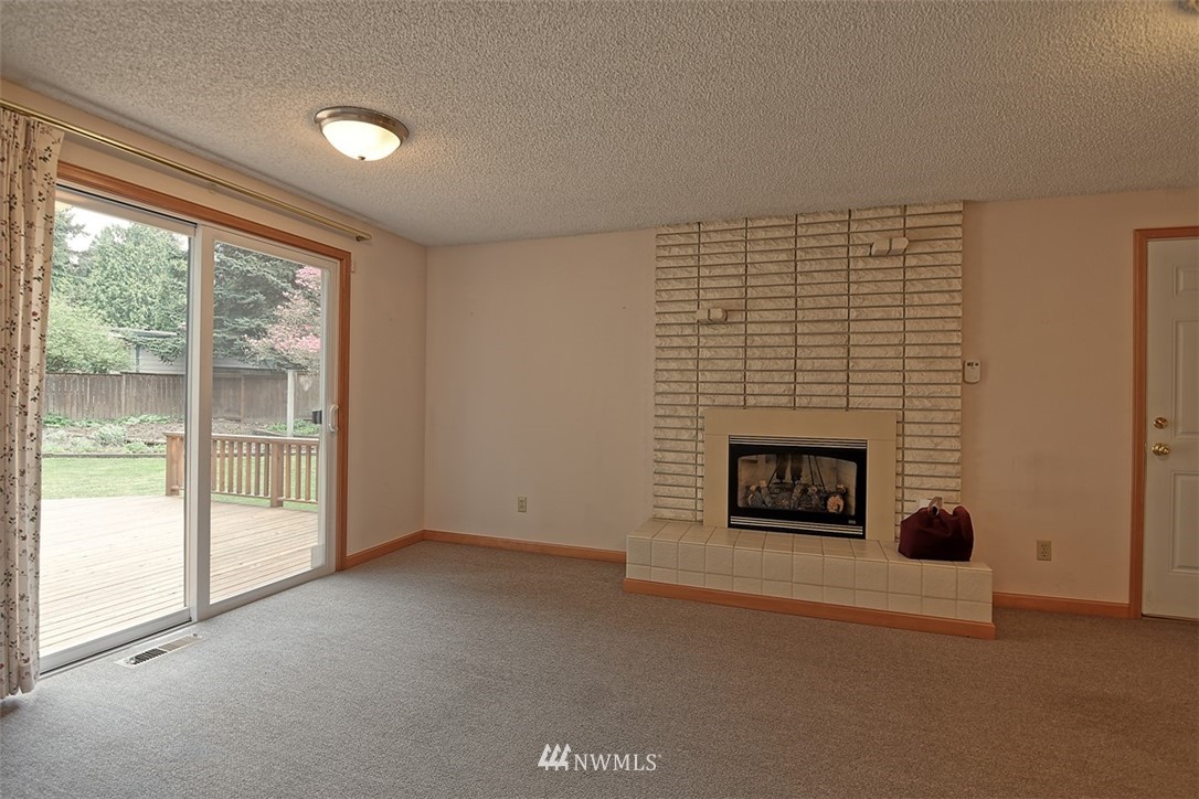 10460 Northeast 201st Street Bothell, WA 98011 - Photo 8 of 25 Gallery Image 8