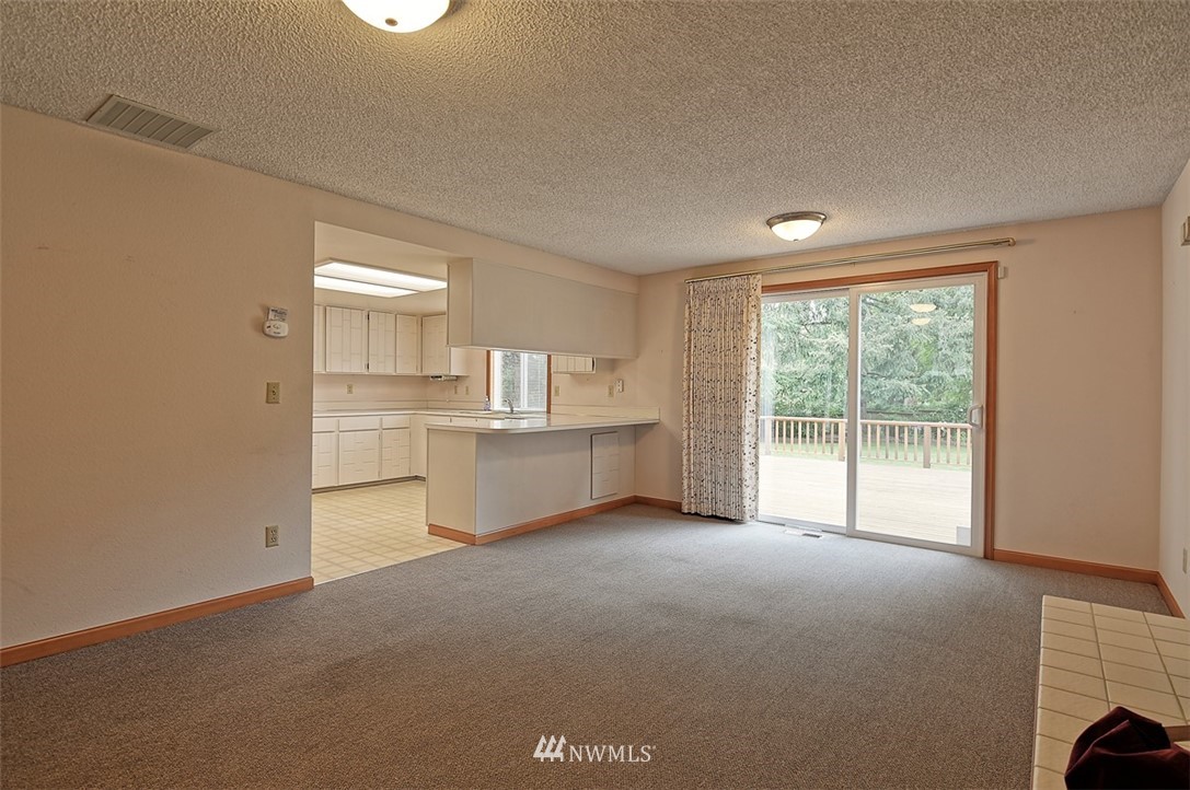 10460 Northeast 201st Street Bothell, WA 98011 - Photo 9 of 25 Gallery Image 9