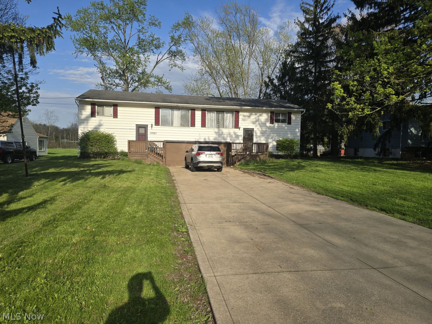 17253 Howe Road Strongsville, OH 44136 - Photo 2 of 20