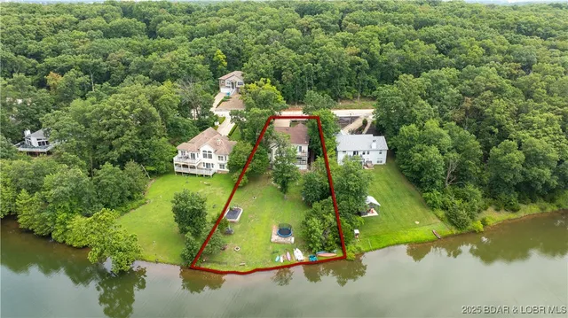 $559,900 | 328 Albany Drive, Four Seasons, MO 65049