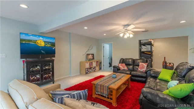 $559,900 | 328 Albany Drive, Four Seasons, MO 65049