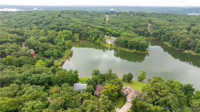 $559,900 | 328 Albany Drive, Four Seasons, MO 65049