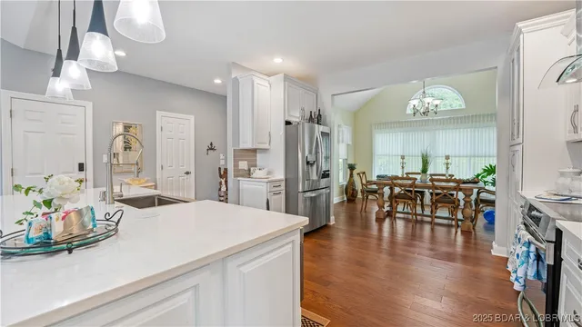 $559,900 | 328 Albany Drive, Four Seasons, MO 65049