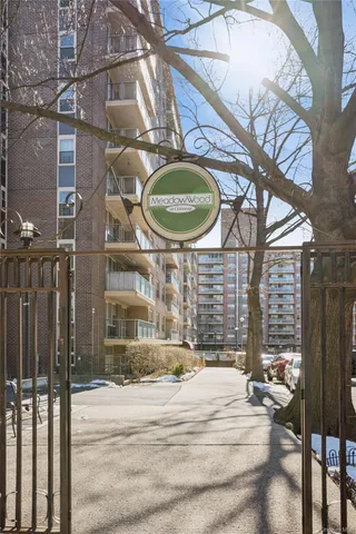 $304,900 | 200 Cozine Avenue, Unit 9K | East New York