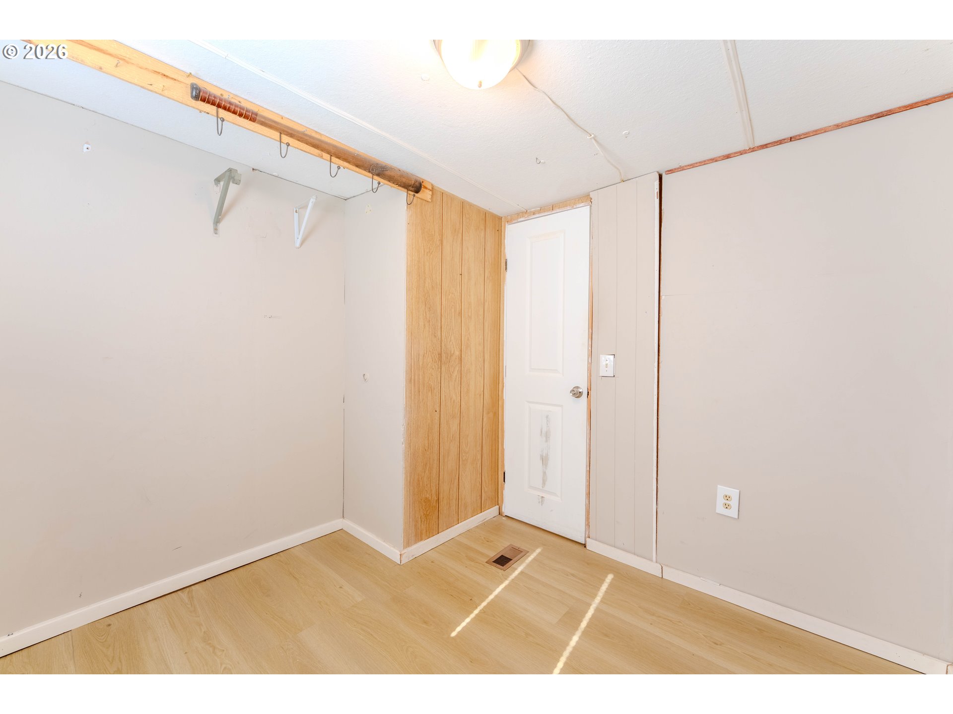 1999 Jansen Way, Unit 66 Woodburn, OR 97071 - Photo 12 of 26 a view of an empty room