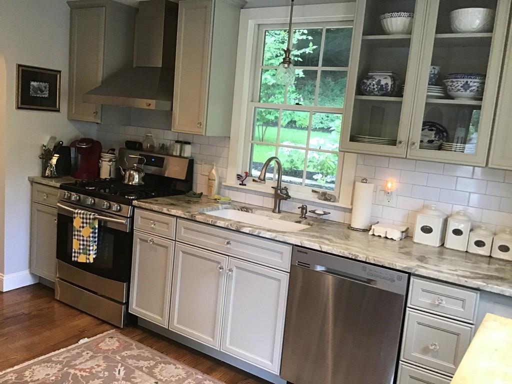 37 Simmons Road Hingham, MA 02043 - Photo 5 of 20 Gallery Image 5