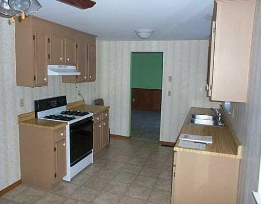 161 Squirrel Hollow Road Gibsonia, PA 15044 - Photo 4 of 8 Kitchen.