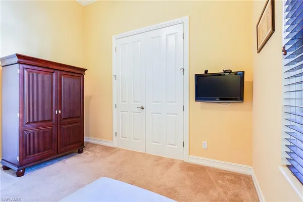 a view of a livingroom with closet