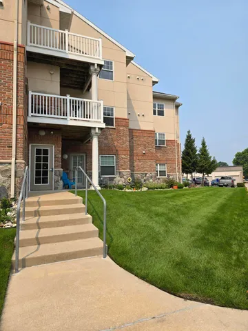 $275,000 | 301 North Lake Street, Unit 104, Cadillac, MI 49601