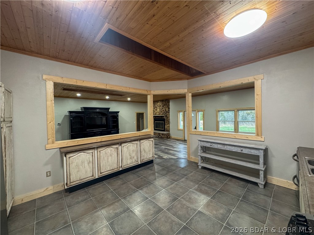 19655 Inlet Road Versailles, MO 65084 - Photo 14 of 58