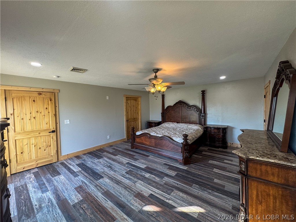 19655 Inlet Road Versailles, MO 65084 - Photo 17 of 66