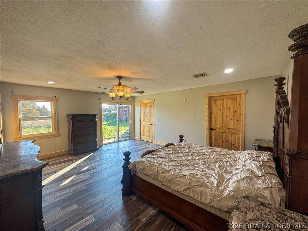 19655 Inlet Road Versailles, MO 65084 - Photo 21 of 58