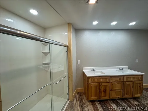 $549,900 | 19655 Inlet Road, Versailles, MO 65084