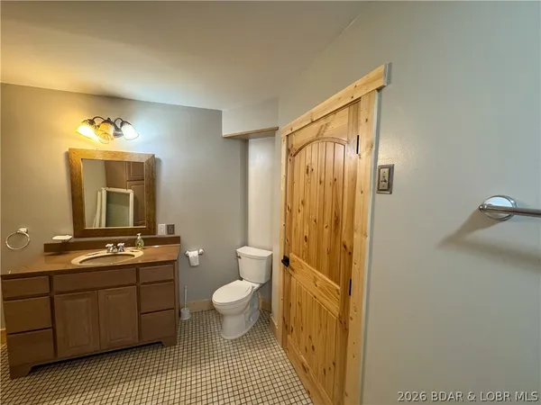 $499,900 | 19655 Inlet Road, Versailles, MO 65084