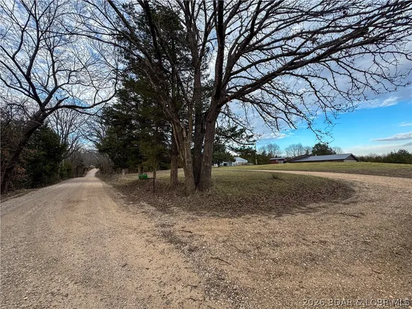 $549,900 | 19655 Inlet Road, Versailles, MO 65084