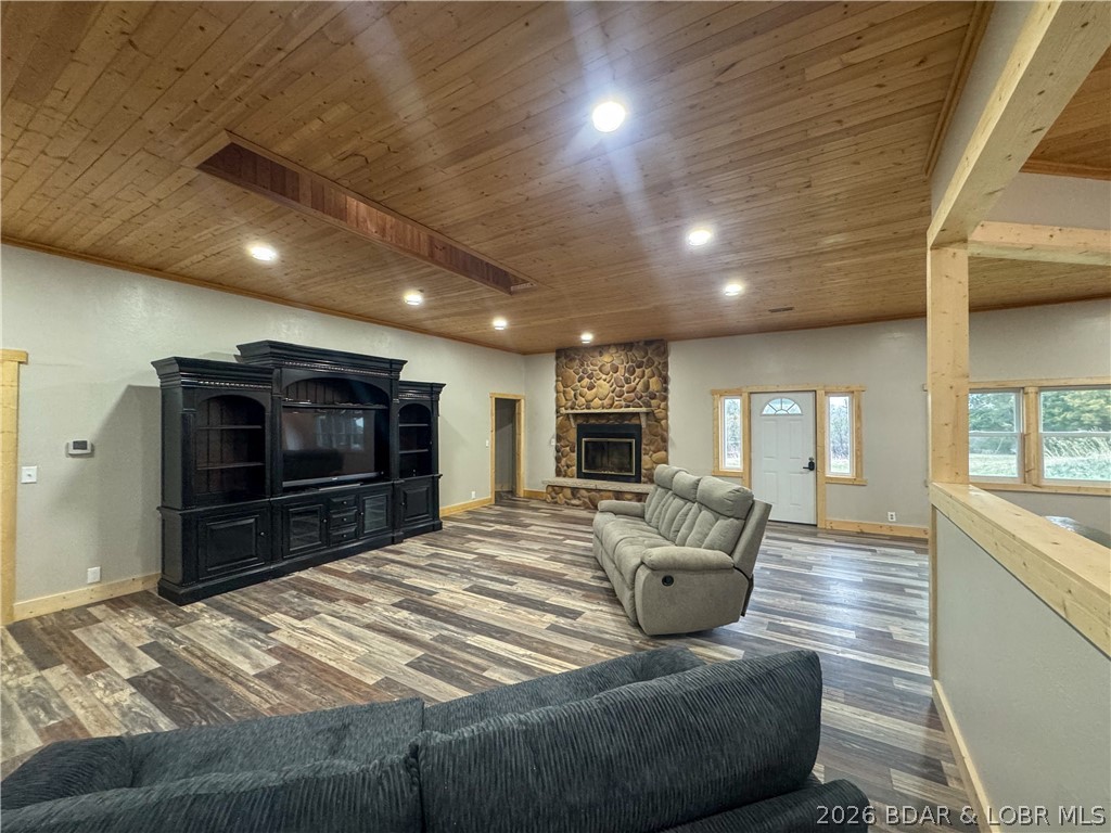 19655 Inlet Road Versailles, MO 65084 - Photo 9 of 66