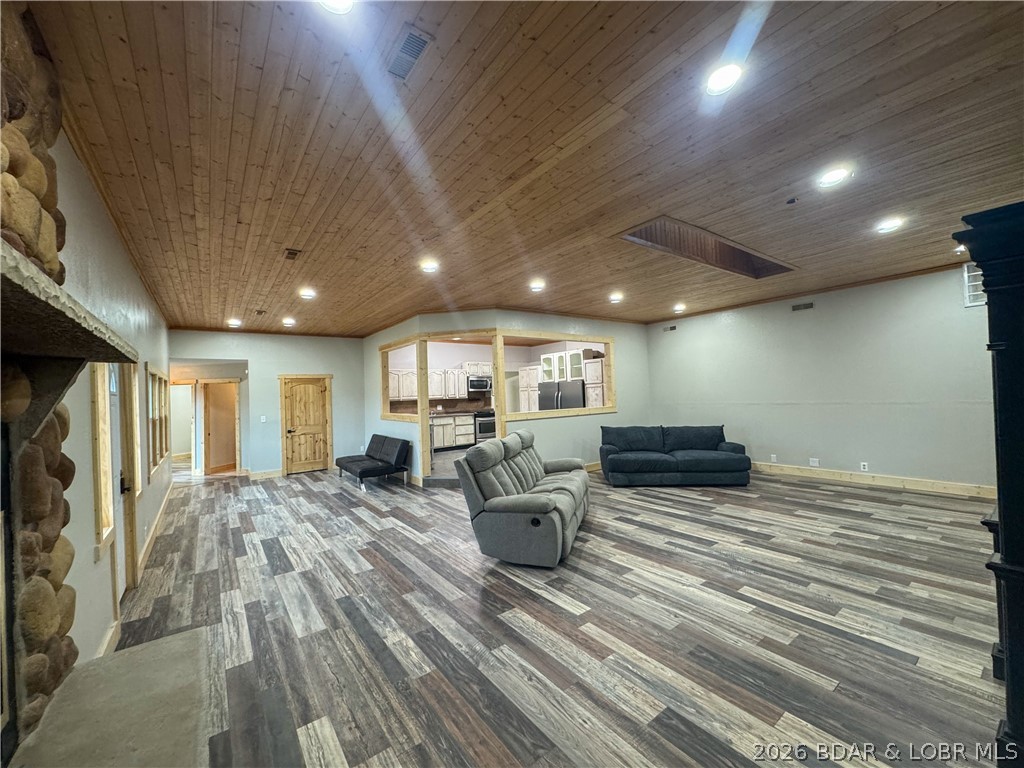 19655 Inlet Road Versailles, MO 65084 - Photo 10 of 66