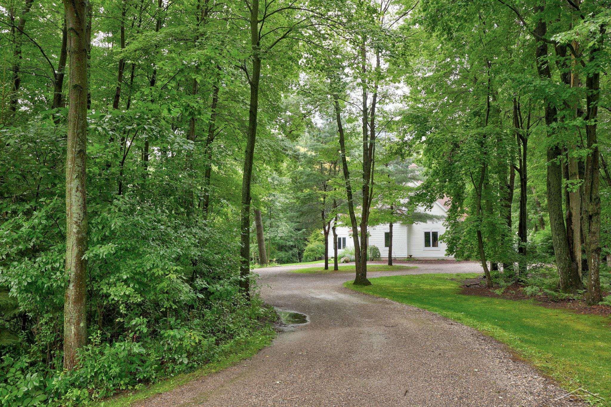 544 East Monroe Road Midland, MI 48642 - Photo 85 of 97 50119790-84.JPG