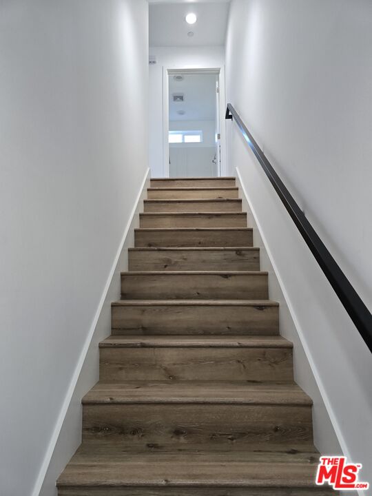 449 West 74th Street Los Angeles, CA 90003 - Photo 14 of 28 a view of entryway