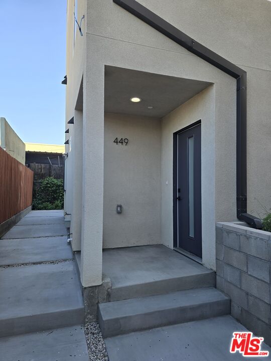 449 West 74th Street Los Angeles, CA 90003 - Photo 21 of 28 a view of entryway