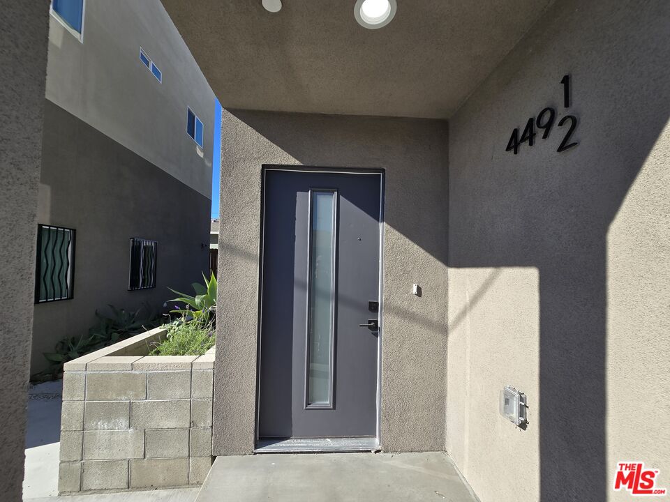 449 West 74th Street Los Angeles, CA 90003 - Photo 23 of 28 a view of an entryway