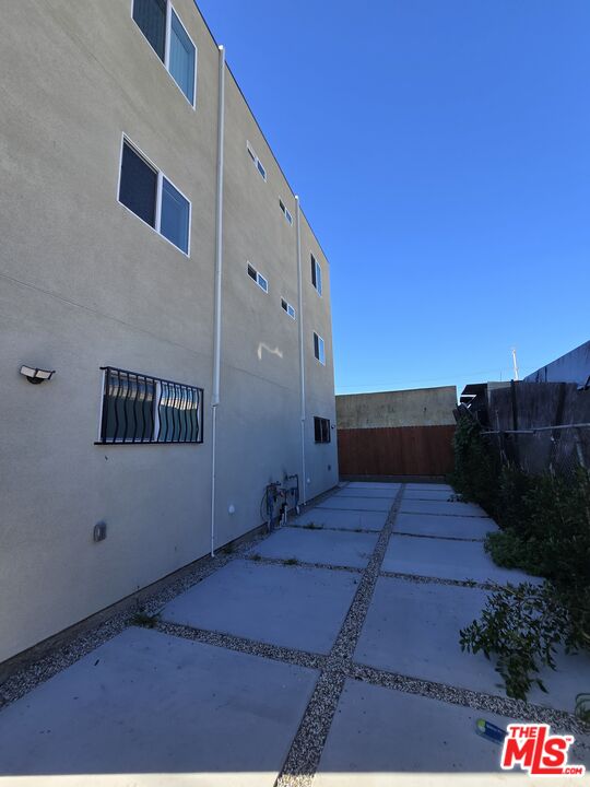 449 West 74th Street Los Angeles, CA 90003 - Photo 24 of 28