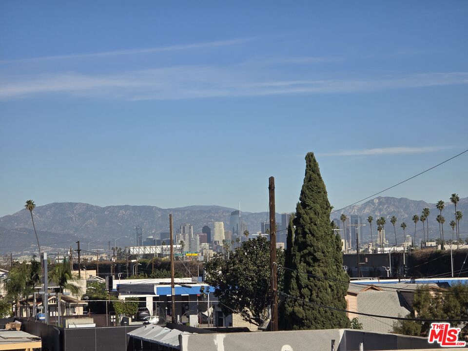 449 West 74th Street Los Angeles, CA 90003 - Photo 27 of 28 a view of city