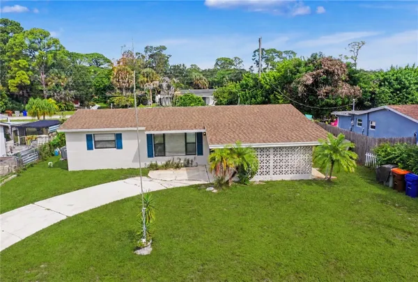 $339,000 | 2424 1st Place Southwest, Vero Beach, FL 32962