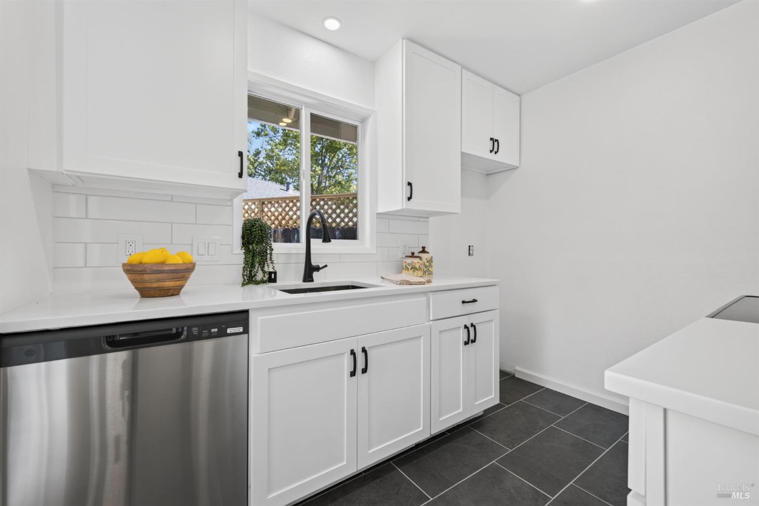 1742 Mission Boulevard Santa Rosa, CA 95409 - Photo 8 of 24